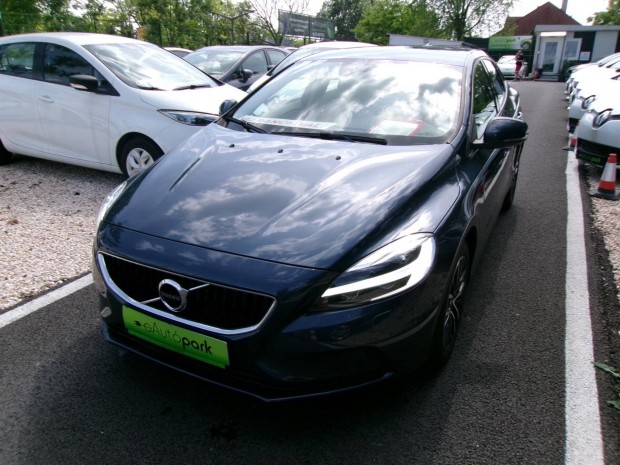 Volvo V40 2.0 D [D2] Momentum LED- Bzs Br-.F...